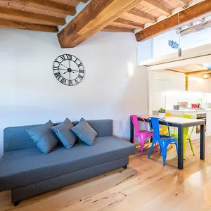 https://casa-san-paolino-dentro-le-muraelegant-flat-wifi-e-selfcheckin.it-tuscanyhotel.com